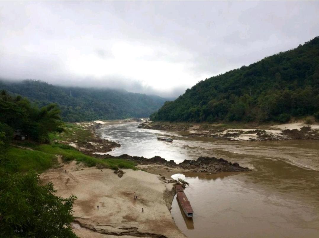 דירות Mekong Backpackers Muang Pakbèng מראה חיצוני תמונה