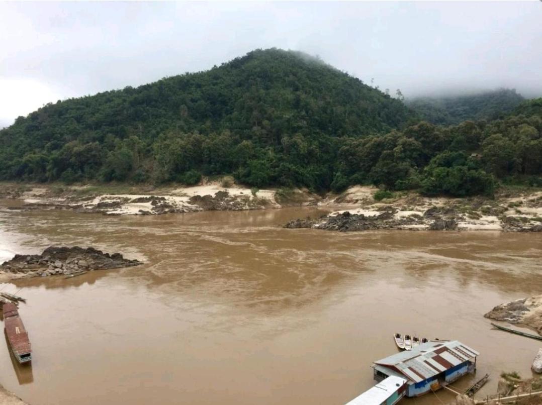 דירות Mekong Backpackers Muang Pakbèng מראה חיצוני תמונה