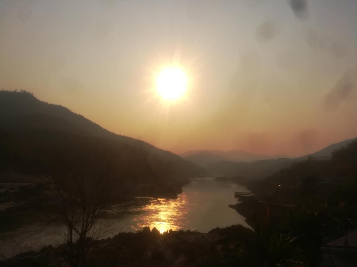 דירות Mekong Backpackers Muang Pakbèng מראה חיצוני תמונה