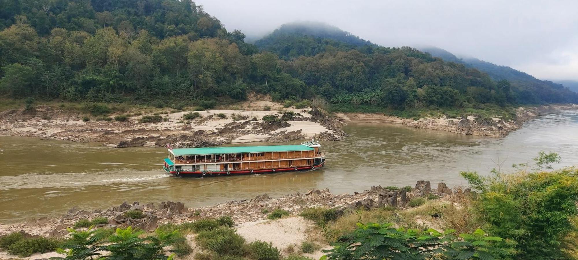 דירות Mekong Backpackers Muang Pakbèng מראה חיצוני תמונה