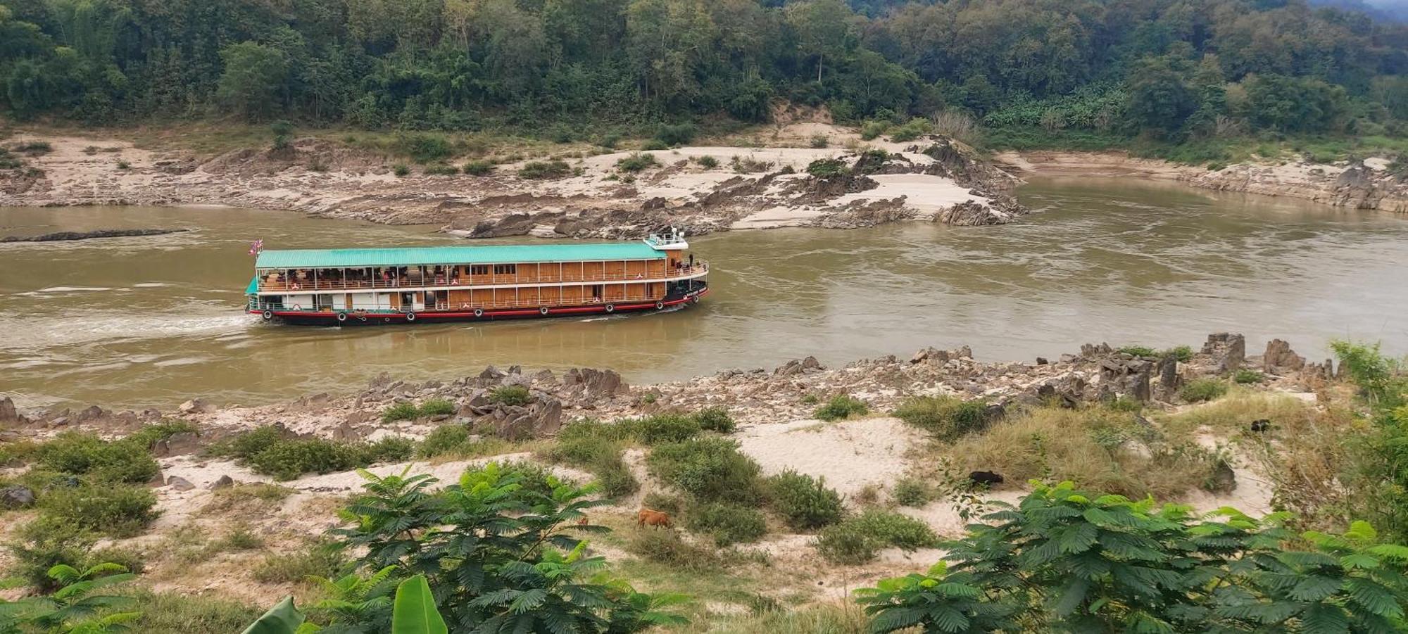 דירות Mekong Backpackers Muang Pakbèng מראה חיצוני תמונה