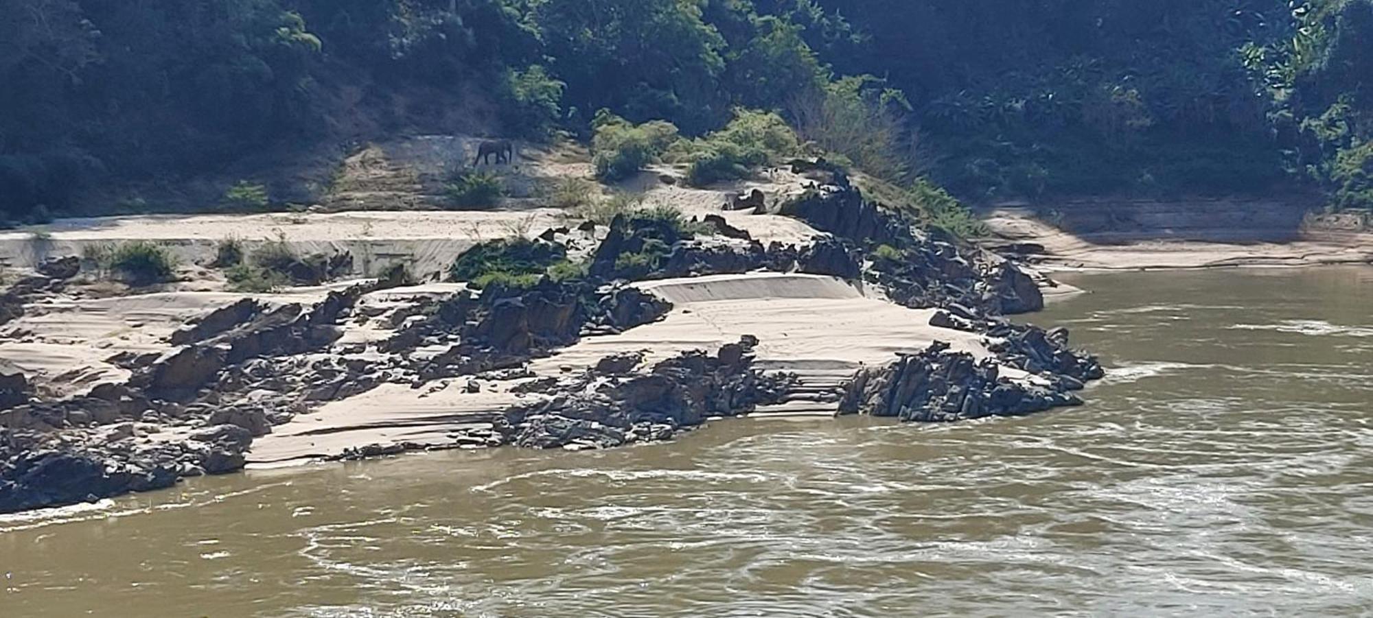 דירות Mekong Backpackers Muang Pakbèng מראה חיצוני תמונה