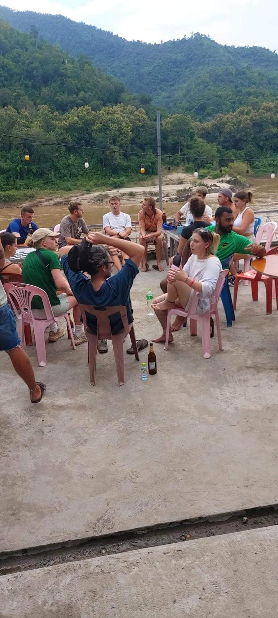 דירות Mekong Backpackers Muang Pakbèng מראה חיצוני תמונה