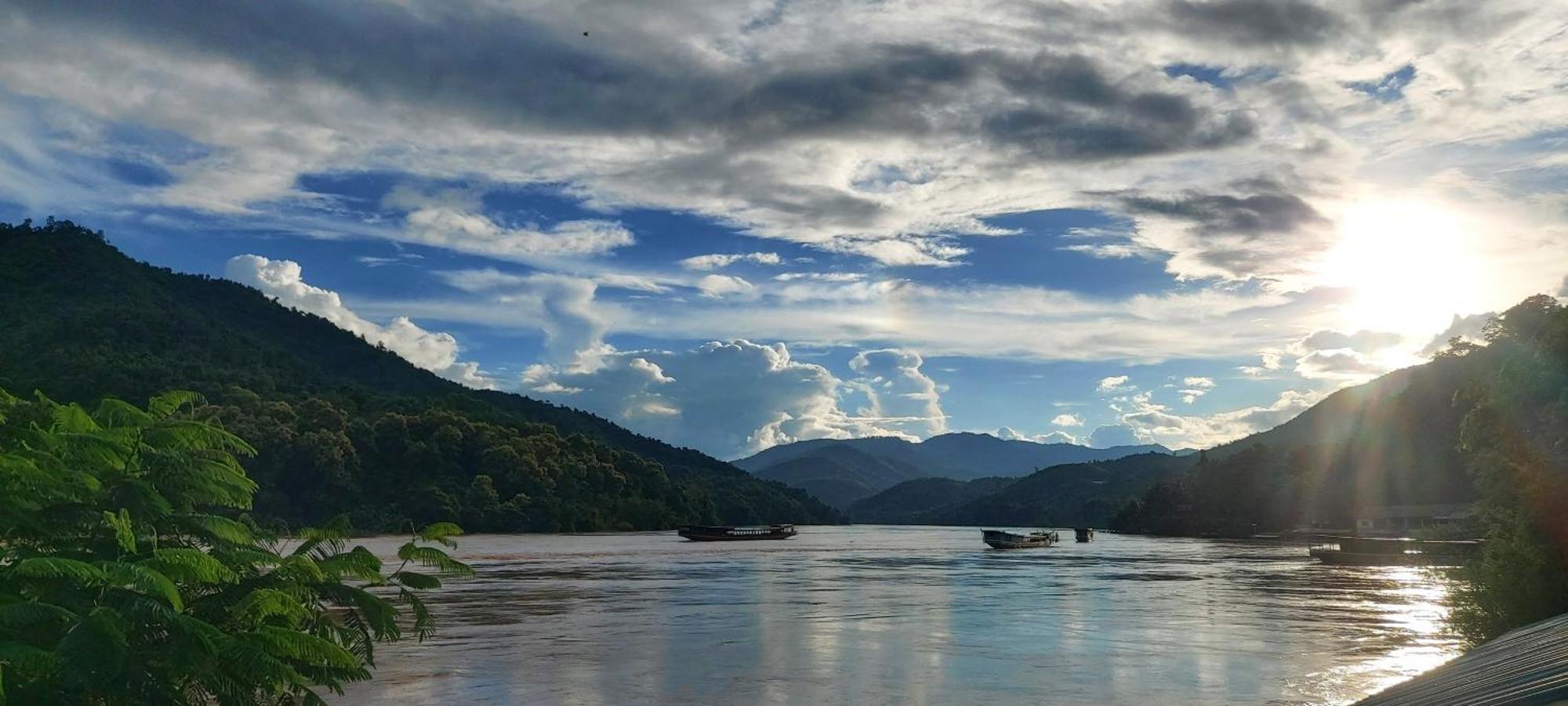 דירות Mekong Backpackers Muang Pakbèng מראה חיצוני תמונה