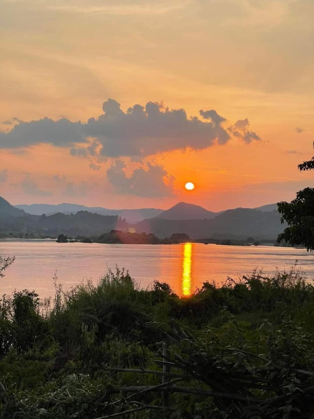 דירות Mekong Backpackers Muang Pakbèng מראה חיצוני תמונה
