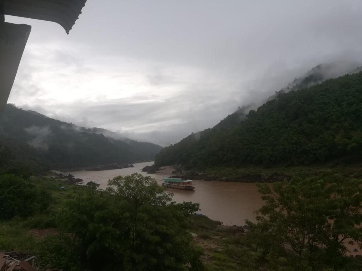 דירות Mekong Backpackers Muang Pakbèng מראה חיצוני תמונה