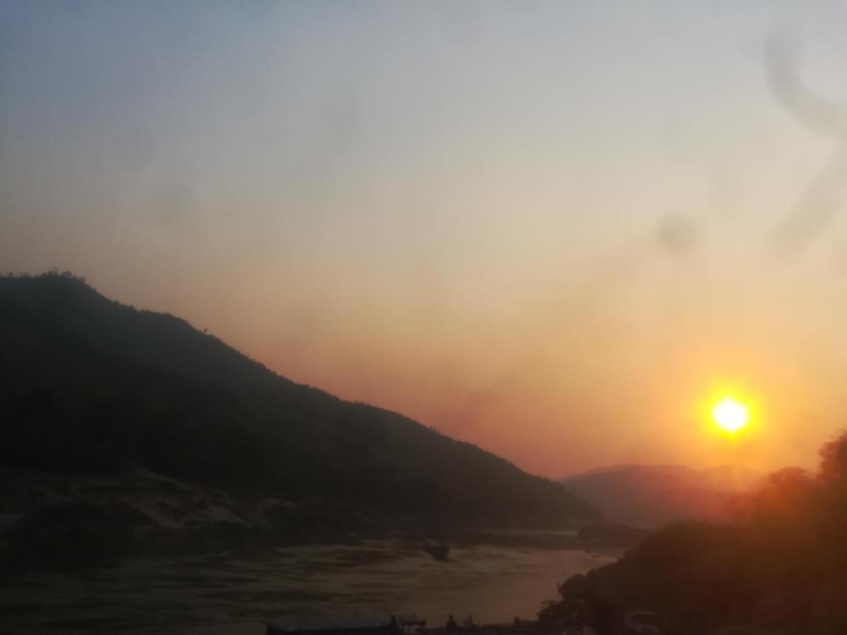 דירות Mekong Backpackers Muang Pakbèng מראה חיצוני תמונה